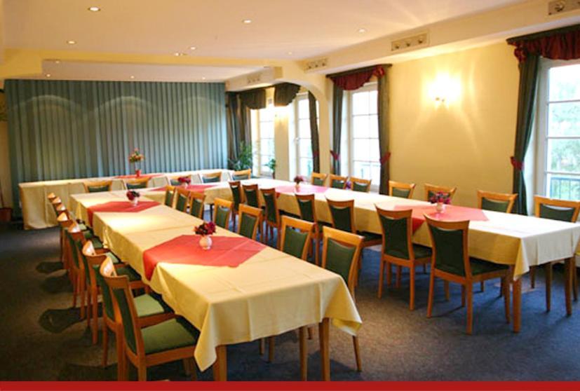 Hotel & Restaurant "Zur Linde" Spergau Exteriör bild