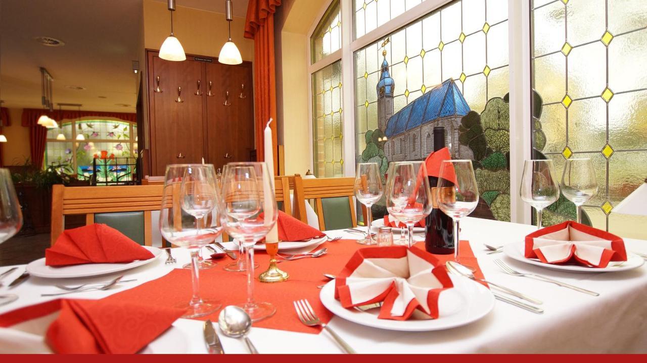 Hotel & Restaurant "Zur Linde" Spergau Exteriör bild